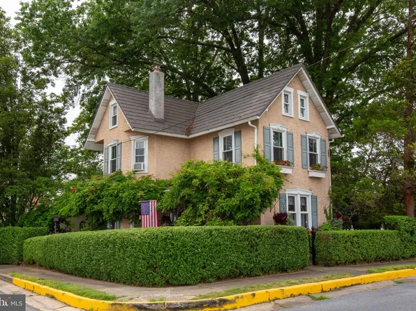 403 Center St, Pottstown, PA 19464