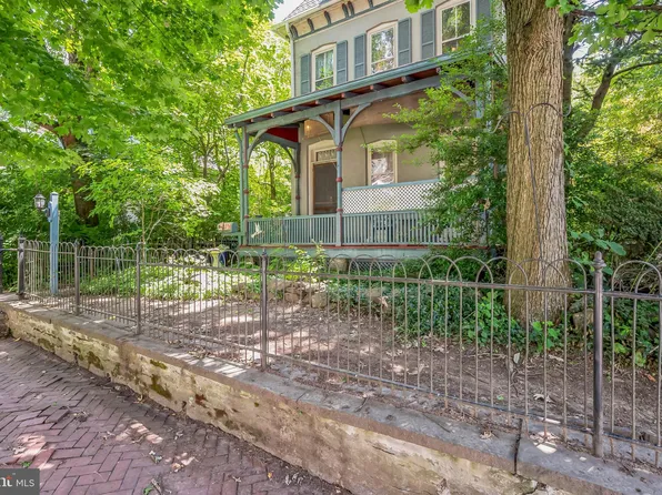 W Penn 162 St, Philadelphia, PA 19144