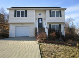 715 Paul St, Staunton, VA 24401