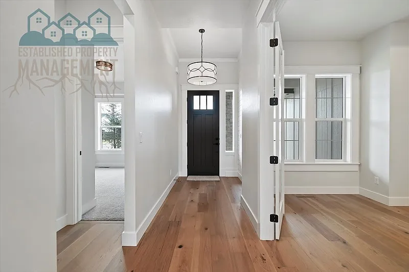 3 bed, 2.0 bath, 2385 sqft, $3,595 — Photo 3