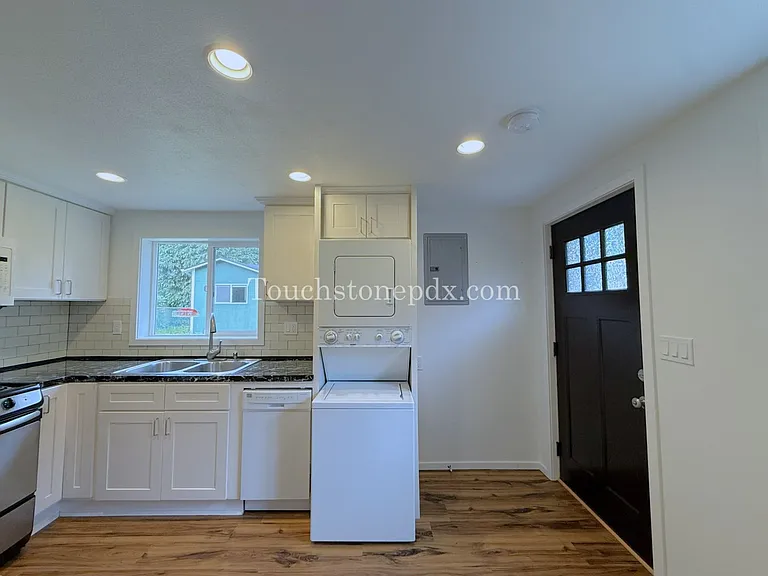 5660 SE 125th Ave — Photo 8