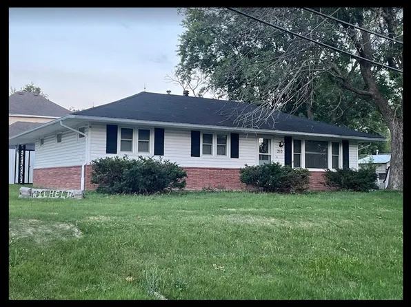 210 N Wentz St, Macon, MO 63552