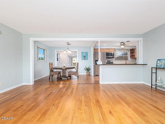 5th image of 209 Standish Dr