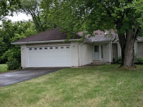 430 Pembroke Rd SW, Poplar Grove, IL 61065
