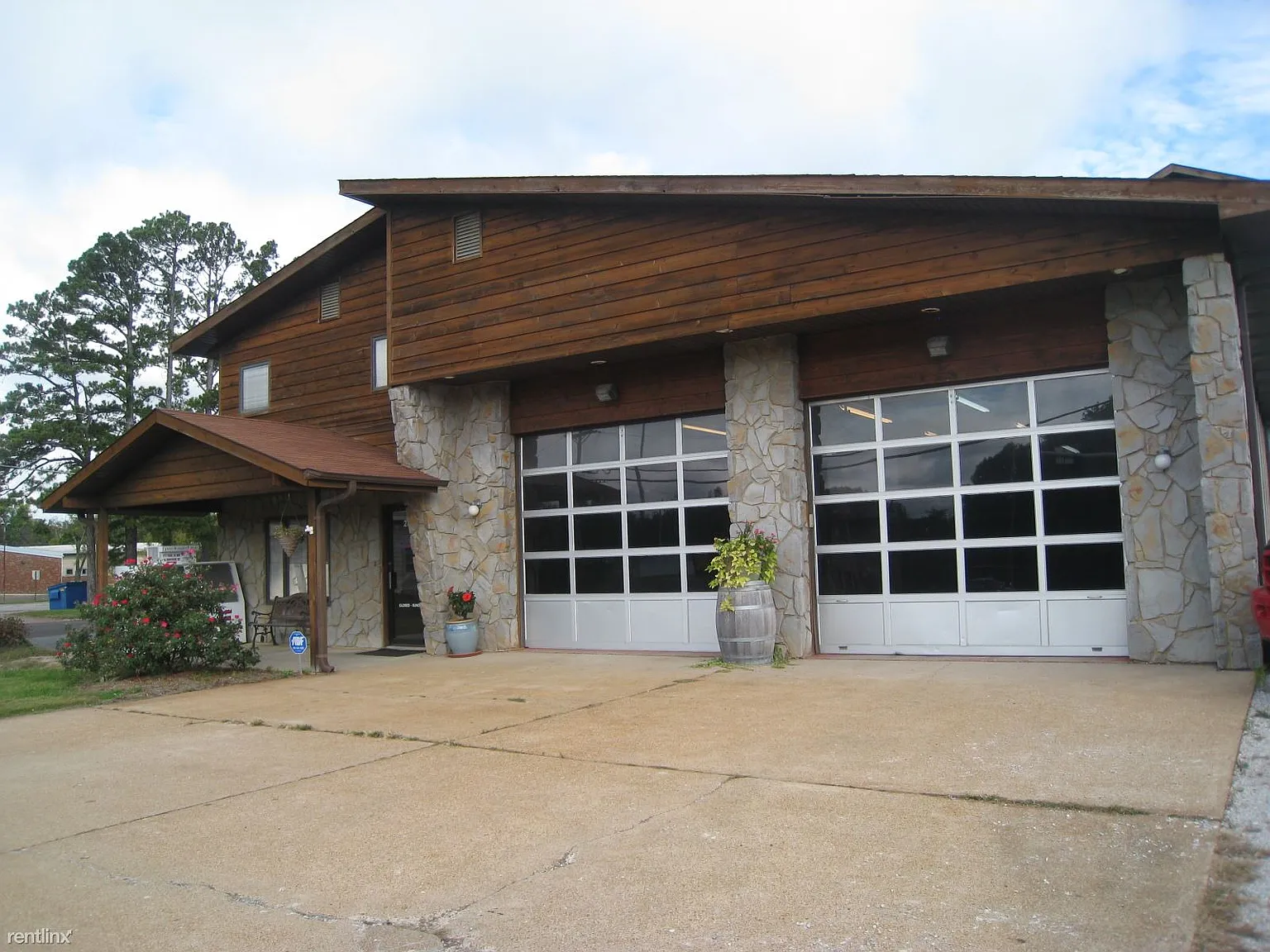 2841 High Ridge Blvd photo 1