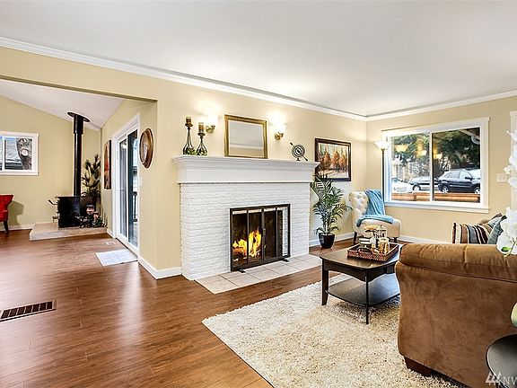 5th image of 10728 Linden Ave N
