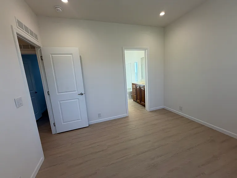 32092 Almaden Blvd — Photo 7