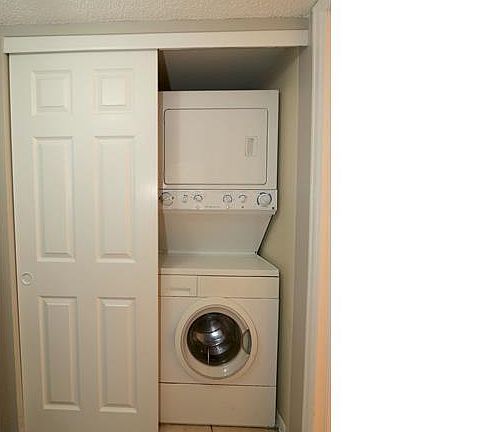 Washer/Dryer in unit