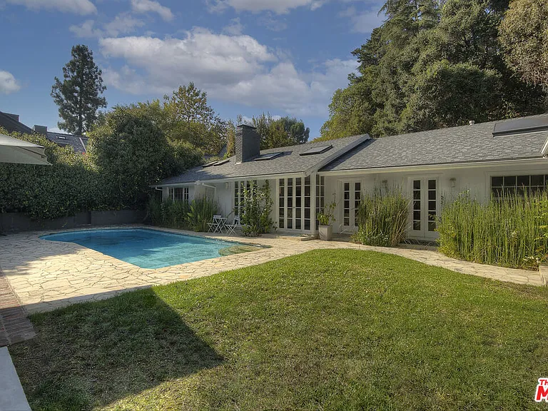 2761 Hutton Dr — Photo 26