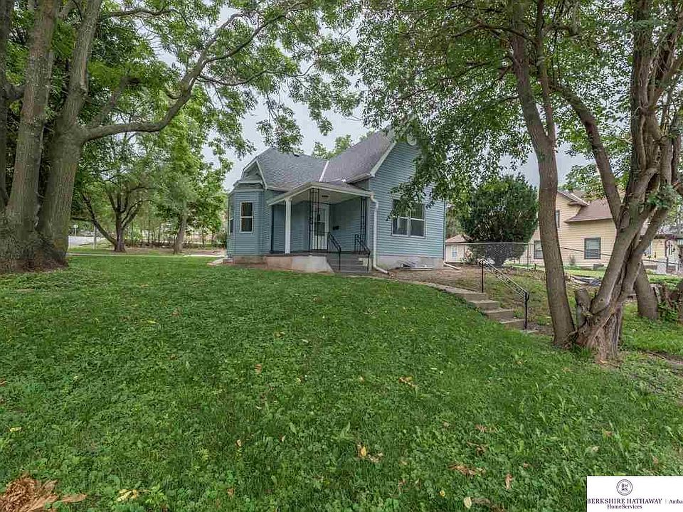 1st image of 4303 Lake St