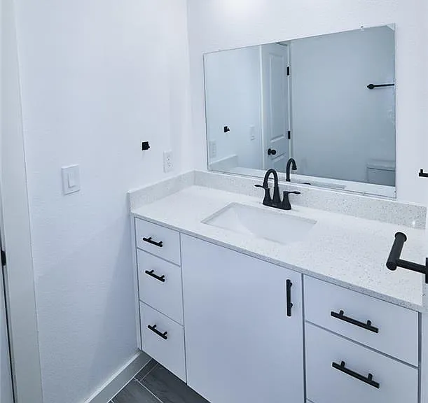 3300 Tom Green St #3 — Photo 22