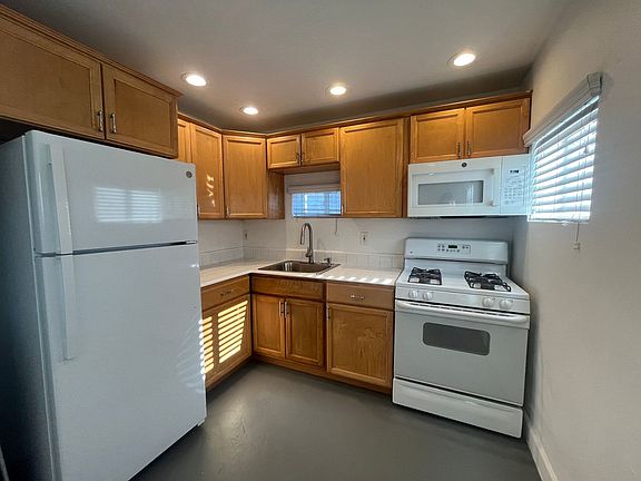 5th image of 1115 Sumner Ave APT 2