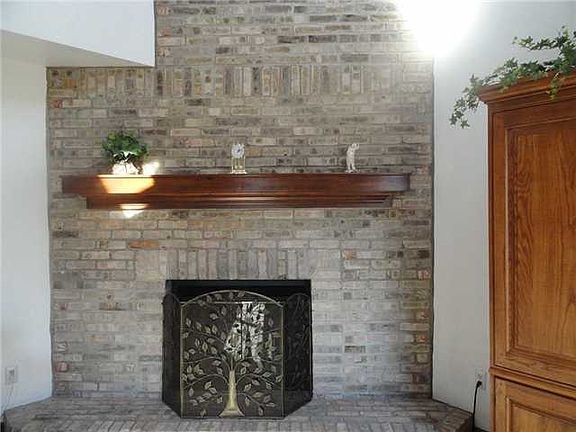 4th image of 26704 Mohawk Dr