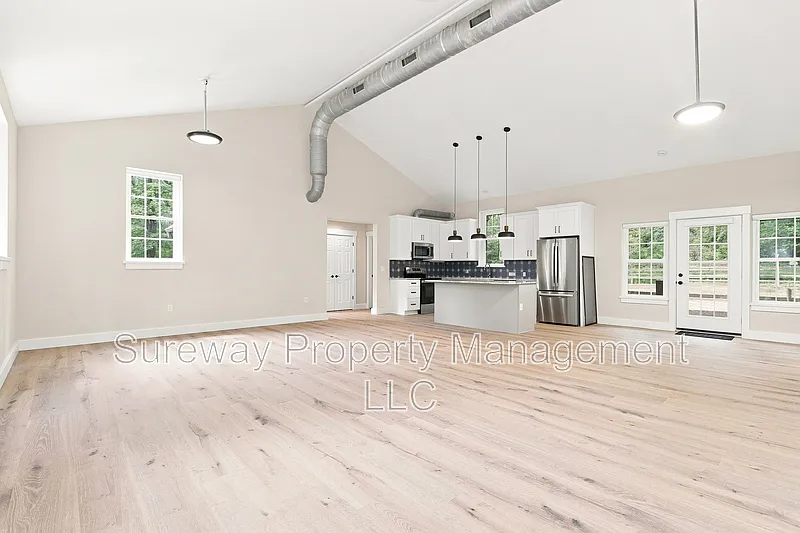 2 bed, 1.0 bath, 1100 sqft, $2,650 — Photo 4