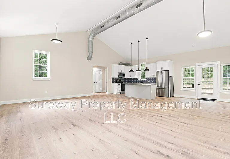 5565 Pennell Rd #1 — Photo 4