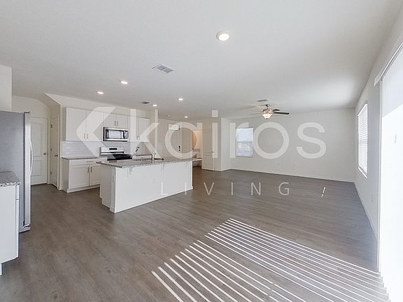 4th image of 32048 Katelin Cir