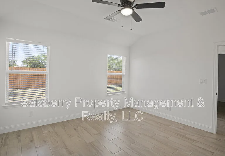 338 S 3rd St — Photo 13