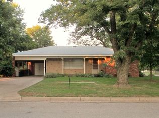 220 S Illinois Ave, Oxford, KS 67119