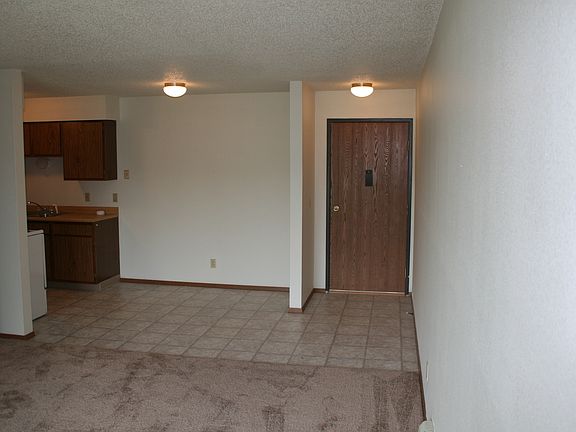 2nd image of 109 Oak Blvd APT 208