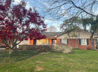 627 Tateswood Dr, Lexington, KY 40502