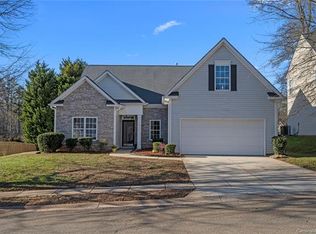 2417 Oakdale Creek Ln, Charlotte, NC 28216