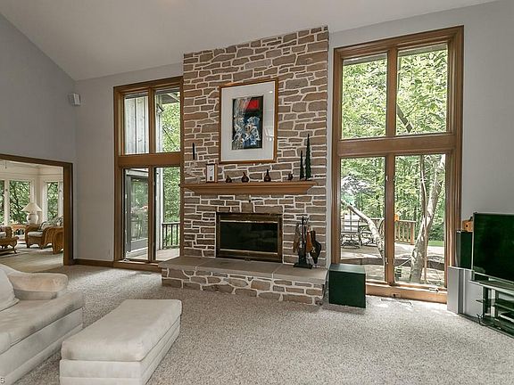 5th image of 7550 Thistle Ln