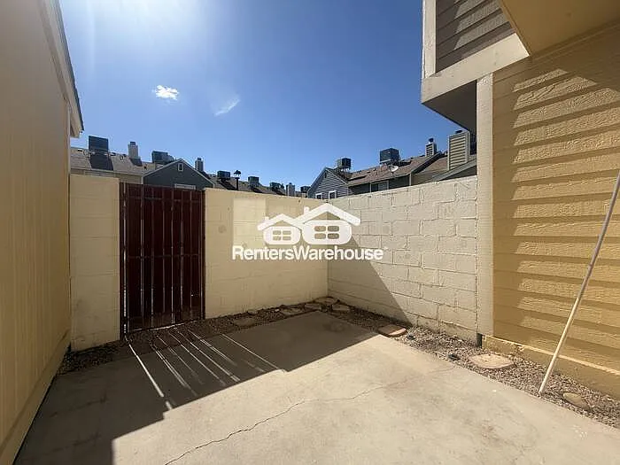 1970 N Hartford St #4 — Photo 11