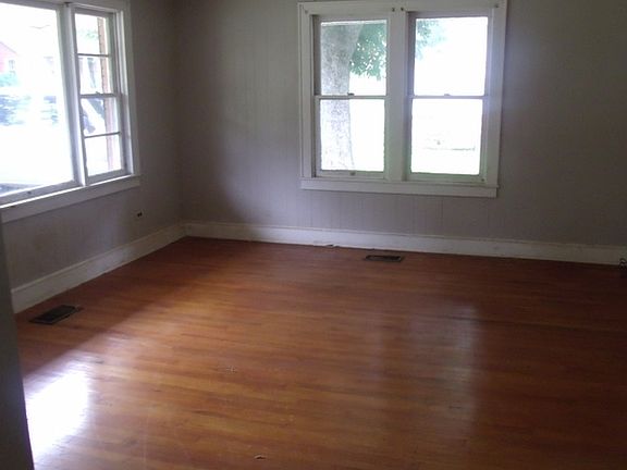 3rd image of 234 N Water Ave