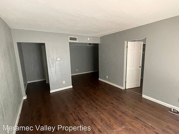 3rd image of 3752 Chippewa St #8