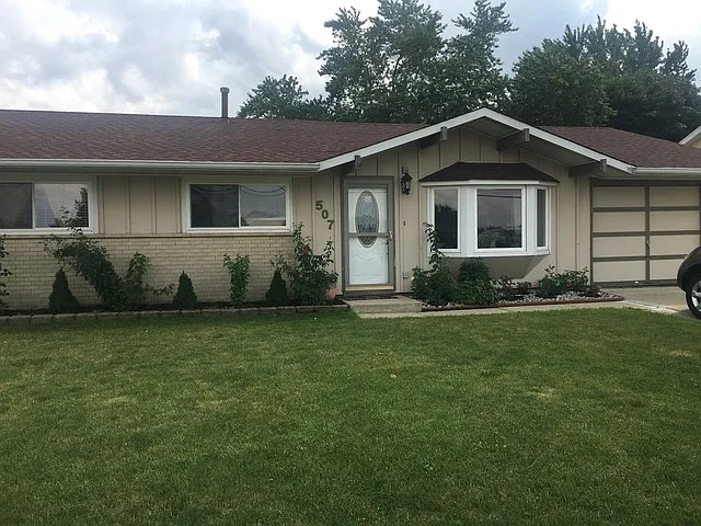 507 E Schaumburg Rd photo 1