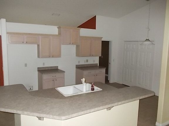 5th image of 10 Waystone Pl