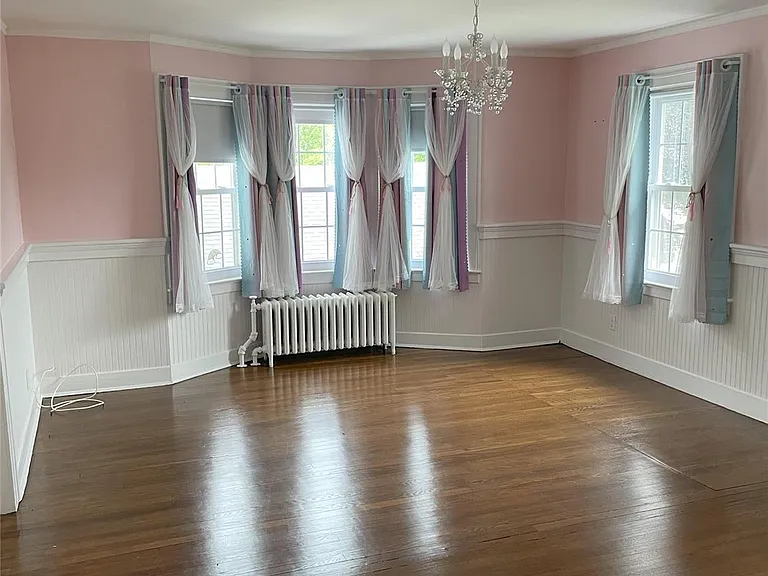 56 Nassau Blvd — Photo 15