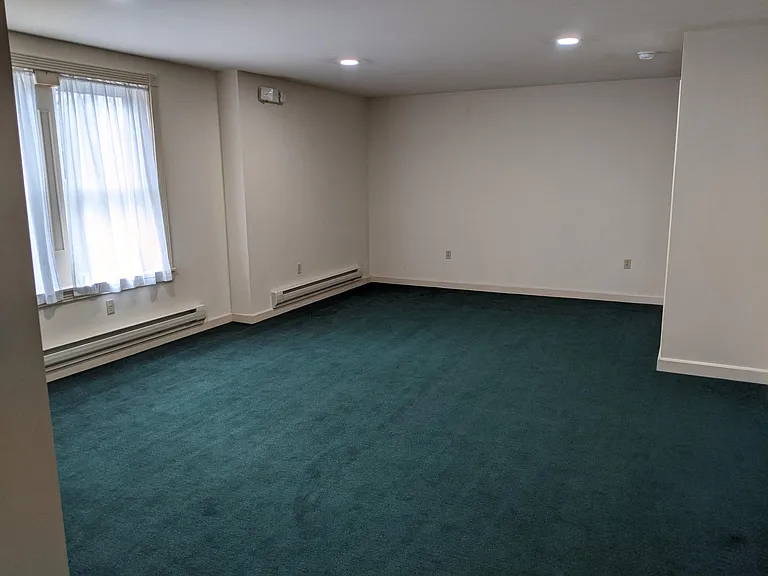 412 Main St — Photo 10