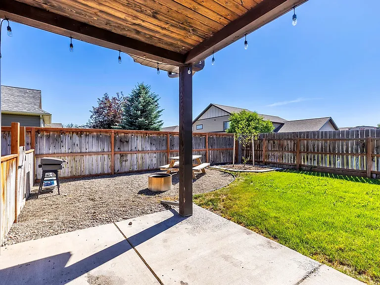 1611 Drummond Blvd — Photo 11