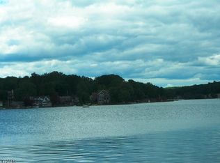 36 W Bertrand Rd, Mount Arlington, NJ 07856