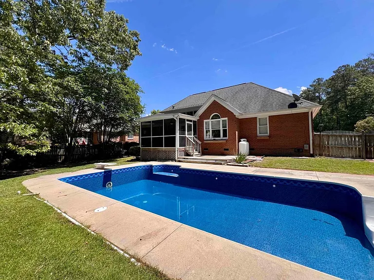304 Chancery Ln — Photo 6