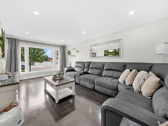 3rd image of 6449 S Kenneth Ave
