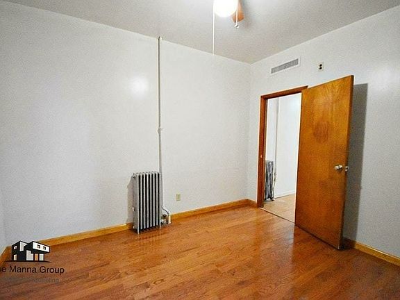 5th image of 262 Kingsland Ave Ste 1