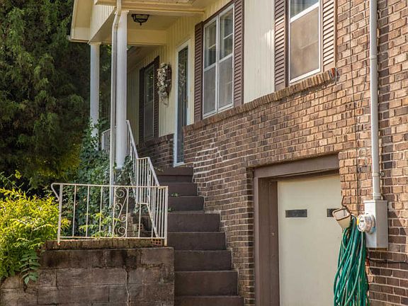 3rd image of 525 Cherokee Heights Dr