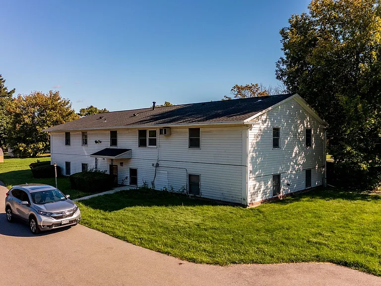 Willow View Apartments — Photo 12