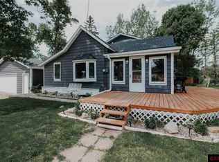712 Maple Ave, Madison Lake, MN 56063