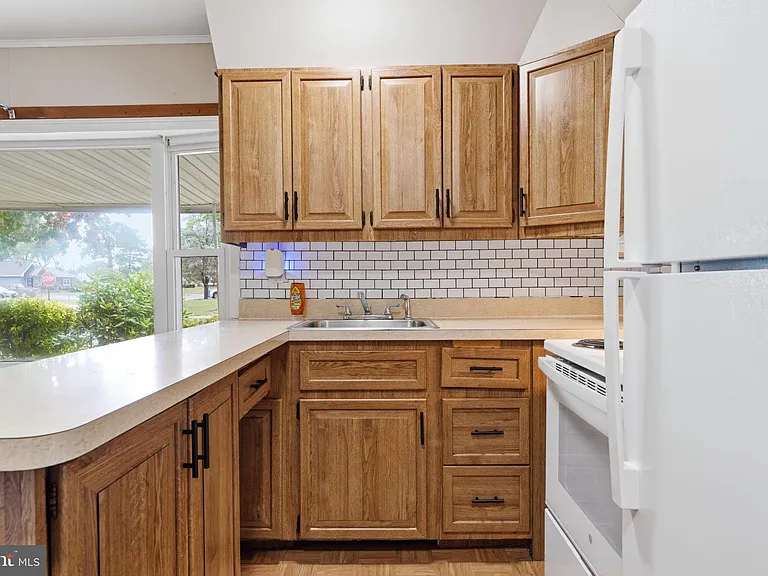 65 Orchard Ln — Photo 10