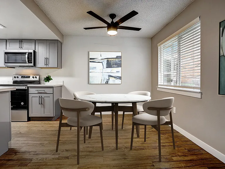 Sunset East Apartments — Photo 4