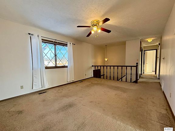 3rd image of 4710 Goldenrod Ln