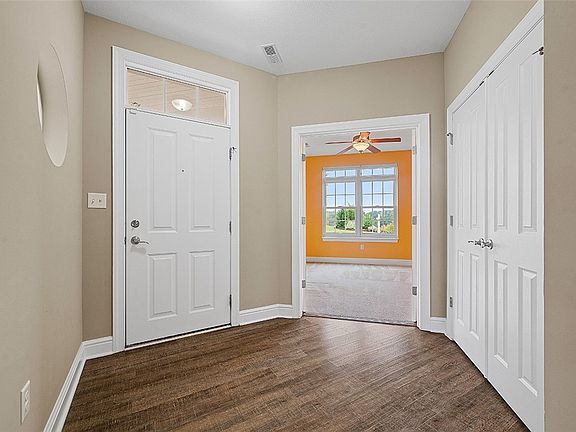 3rd image of 100 Hill Place Dr