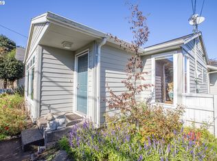 950 Newmark St, North Bend, OR 97459