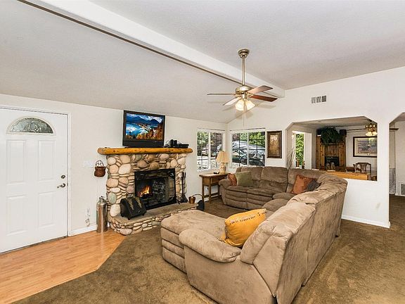 3rd image of 809 E Country Club Blvd