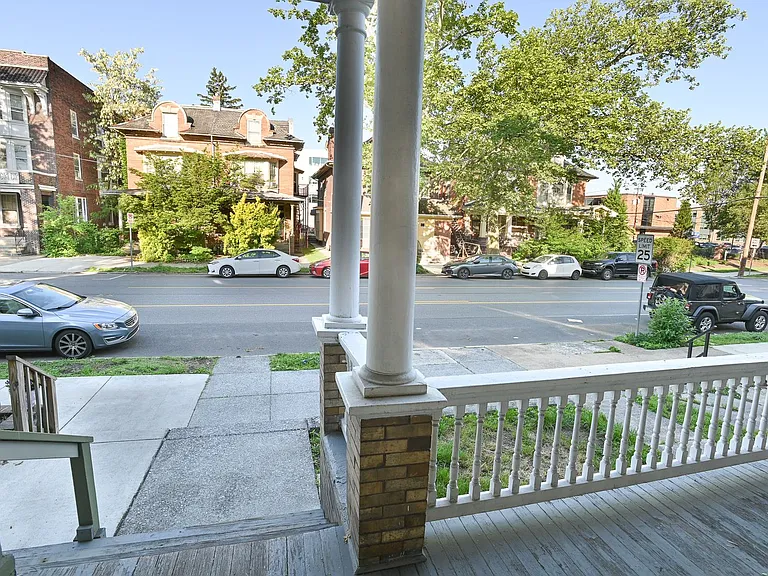 1911 2nd St — Photo 3
