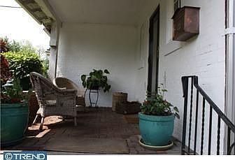 3rd image of 261 W Harvey St