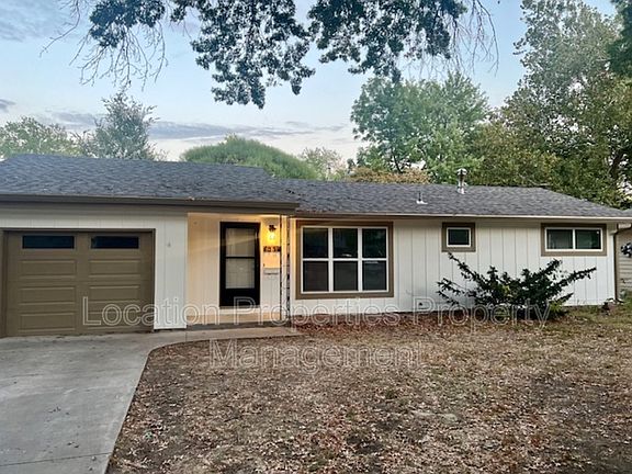 2nd image of 1934 Emerald Dr
